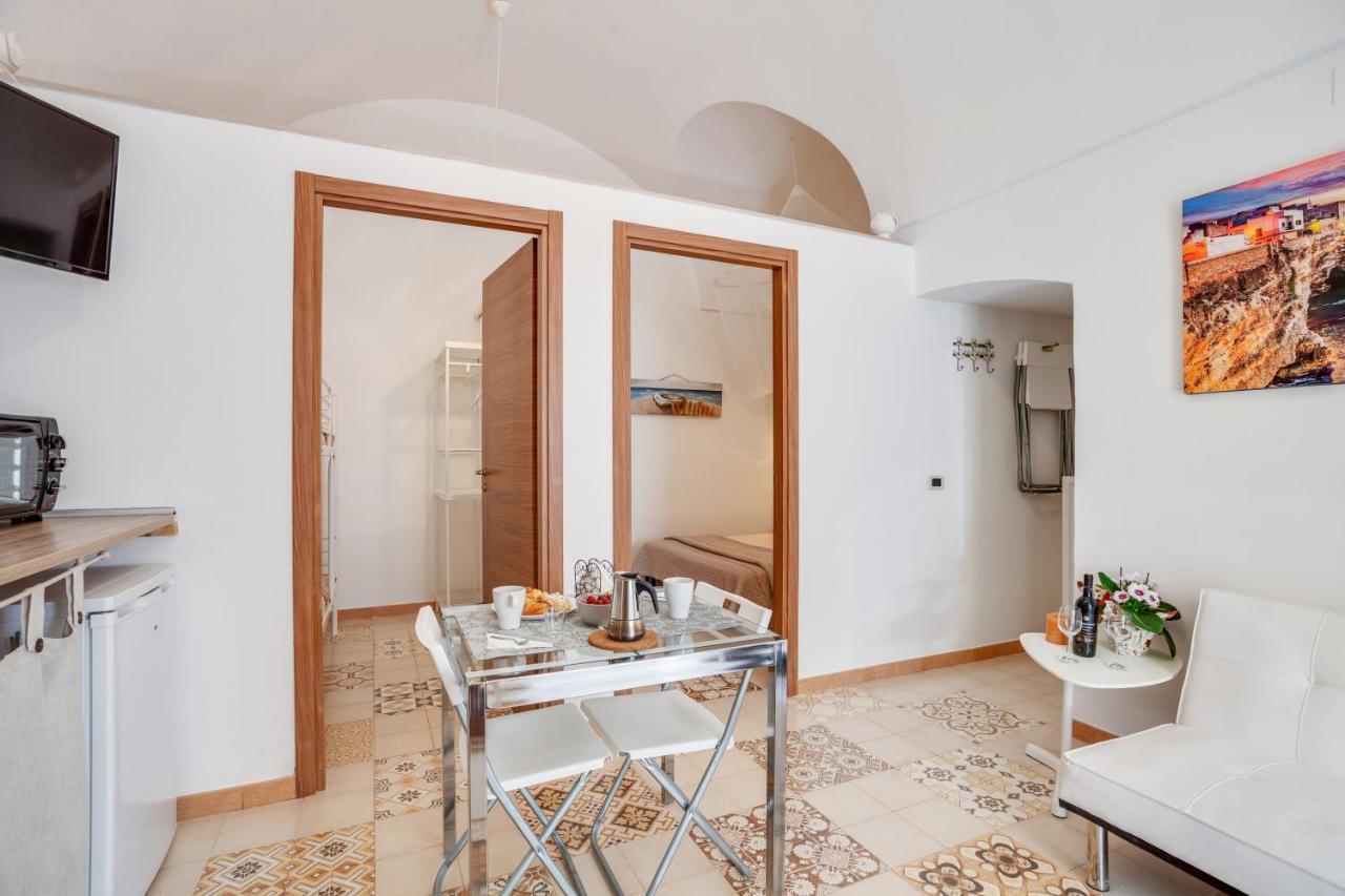 Апартаменти Tiny House 21 Bright Aparment Поліньяно-а-Маре Екстер'єр фото