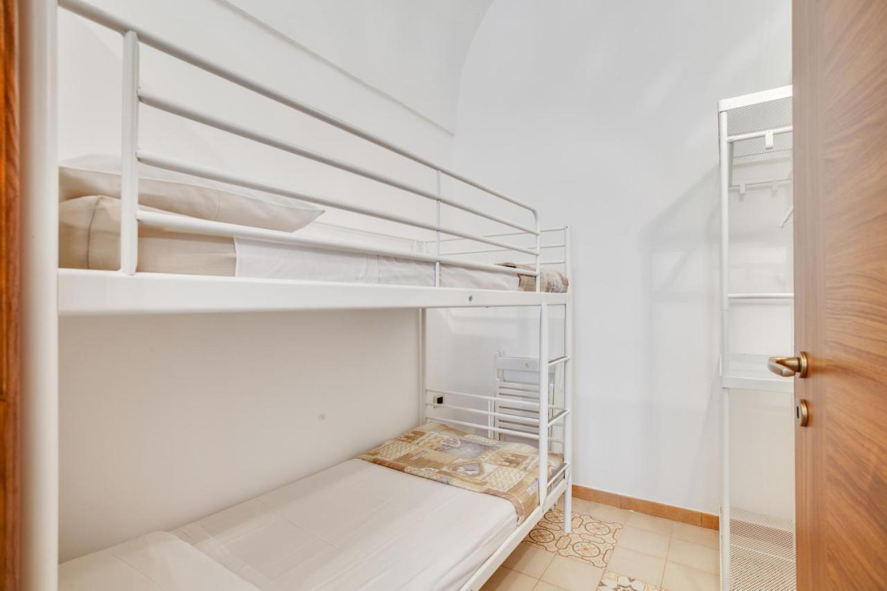 Апартаменти Tiny House 21 Bright Aparment Поліньяно-а-Маре Екстер'єр фото